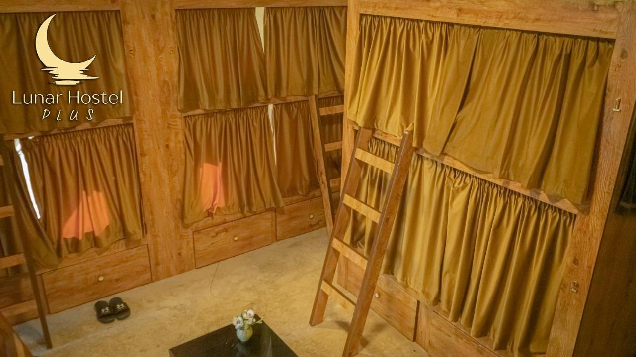 Lunar Hostel Plus Dubai Exterior photo